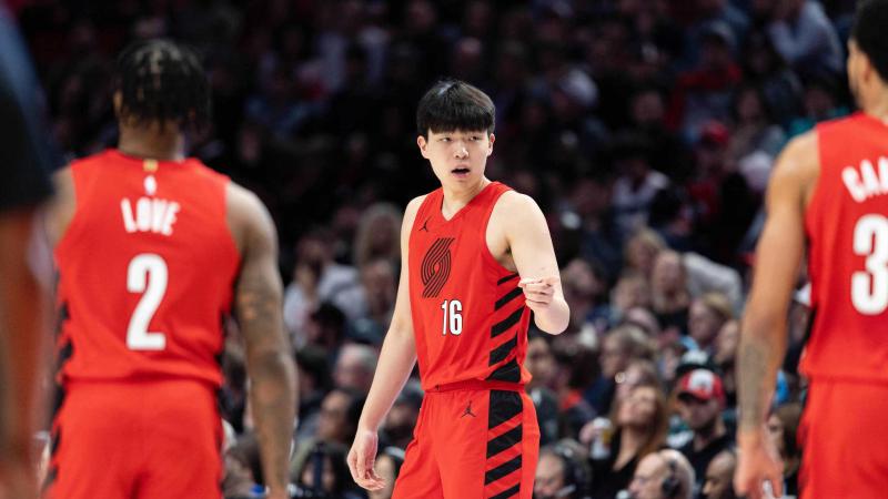 捷克11月大名单：绍切克、希克领衔，舒尔茨、维季克在列（捷克队11月名单出炉：绍切克、希克压阵，舒尔茨、维季克入选）