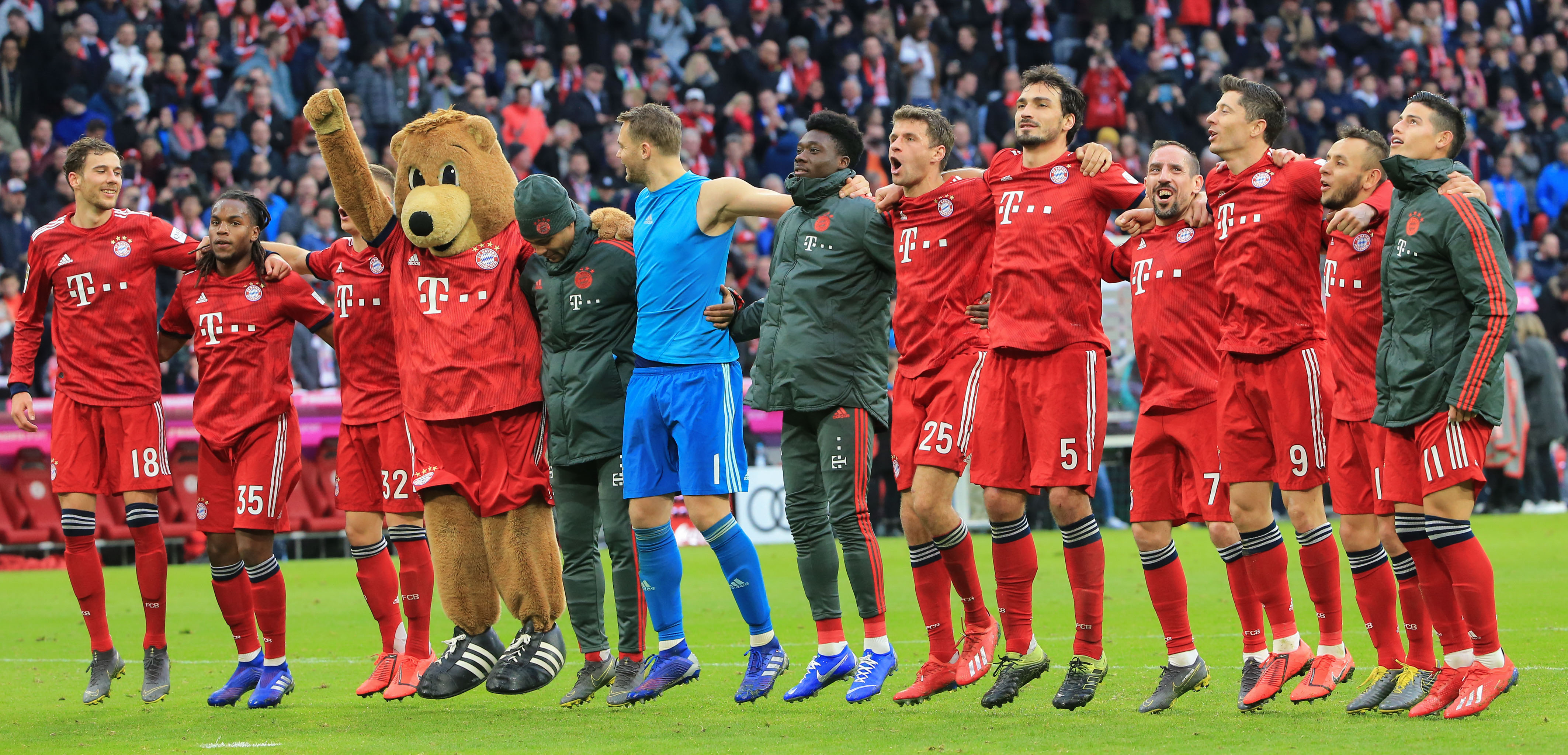 老友相见！麦克阿瑟双边卫重回墨尔本，今日将战旧主（旧地重游：麦克阿瑟边卫重返墨尔本，今日迎战前东家）