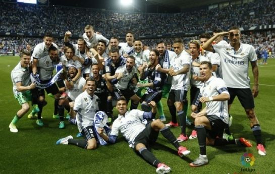 詹姆斯关键助攻锁定胜利（詹姆斯妙传定胜局）