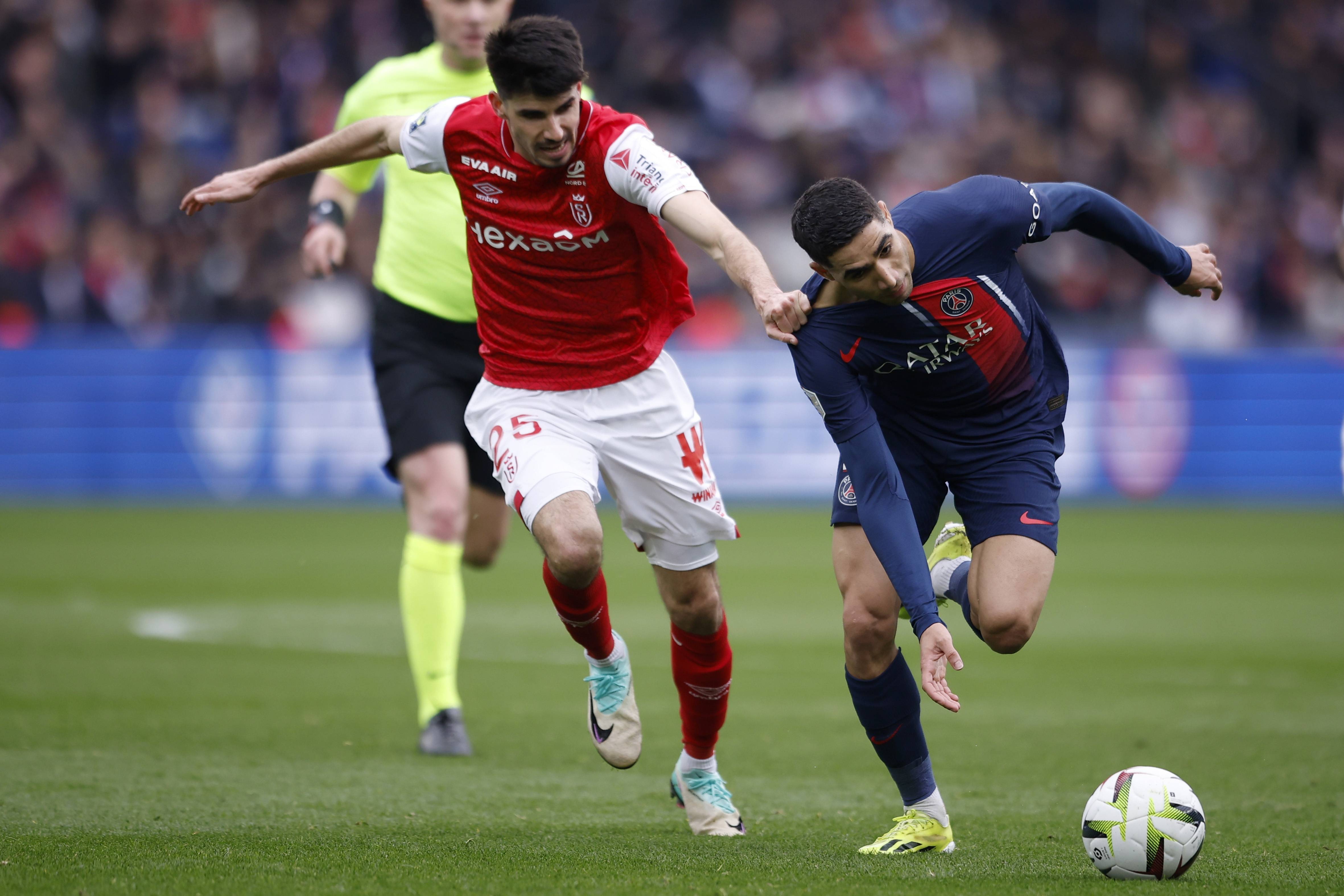 葡萄牙队首夺U17世界杯冠军，C罗：祝贺世界冠军🏆（葡萄牙U17首次加冕世界杯，C罗致贺：恭喜世界冠军🏆）