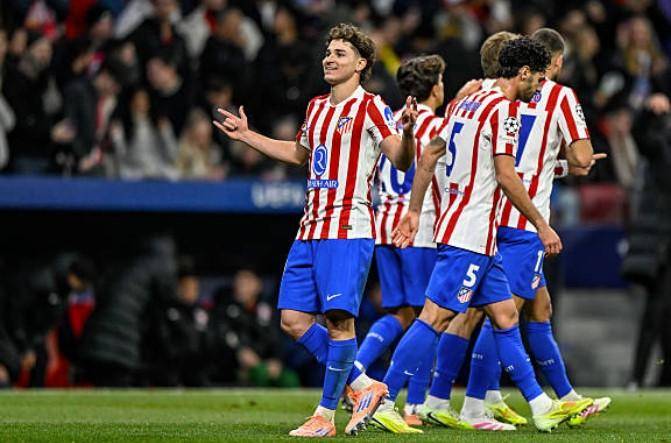 每体：法国球迷和名宿对姆巴佩在受伤离队后前往迪拜度假不满（每体：姆巴佩伤退后赴迪拜度假引法国球迷与名宿不满）