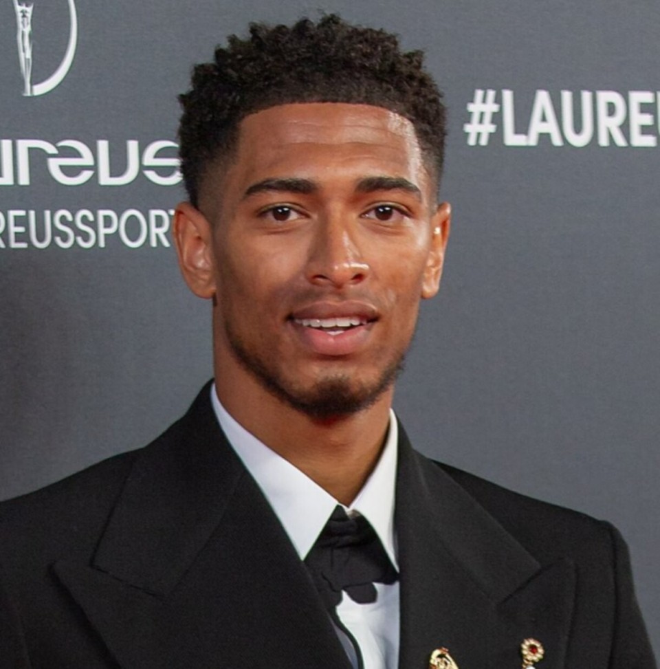 安东内拉晒为蒂亚戈庆生照，举办了一个巴萨主题生日派对（安东内拉晒出蒂亚戈生日照：巴萨主题派对热闹举行）