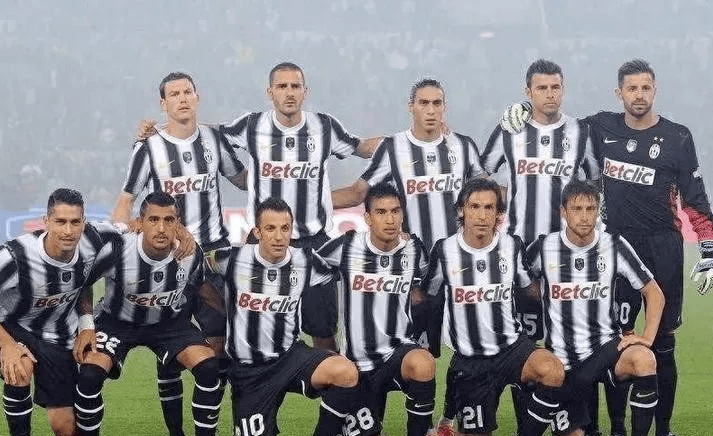 杰拉德：必须尊重萨拉赫的感受，他渴望为球队出力（杰拉德：应尊重萨拉赫意愿，他盼为球队贡献力量）