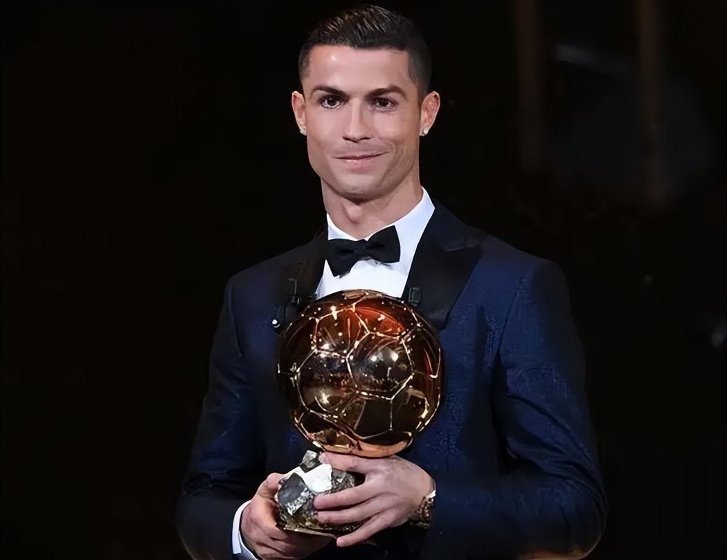 18岁中场新星卡萨斯：伤愈归来，渐入佳境（18岁中场新星卡萨斯伤愈复出，状态日渐回暖）